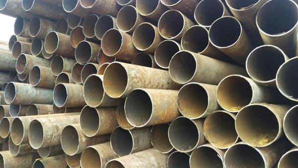 Предлагаем стальные трубы б/у и трубы лежалые диаметром 219 мм.